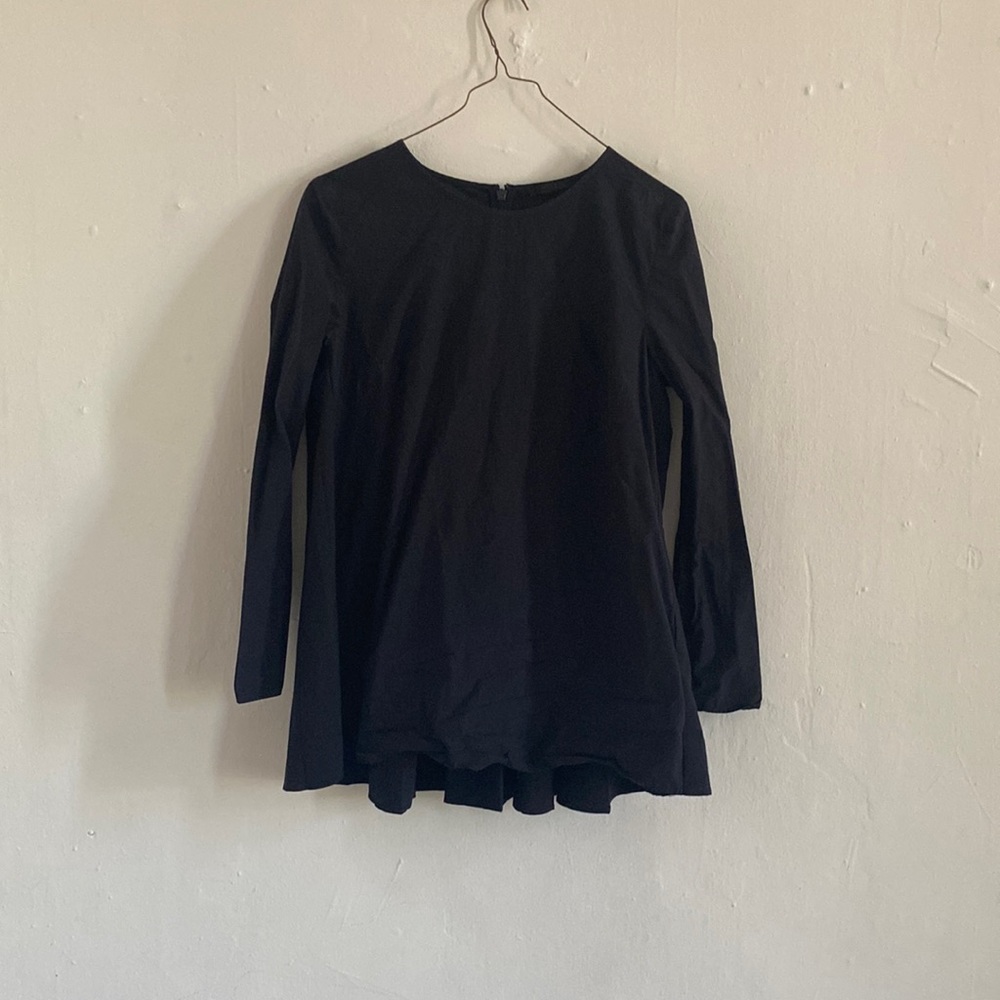 COS navy blouse with pleaded back / size 6
